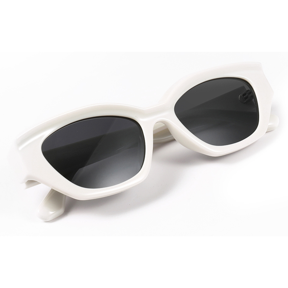 【 】 upthree TR/
