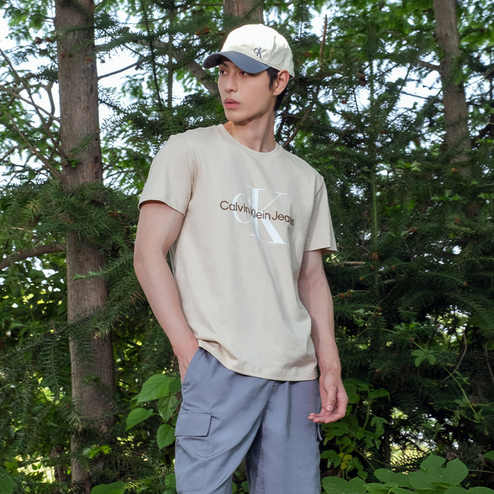 CALVIN KLEIN Logo T