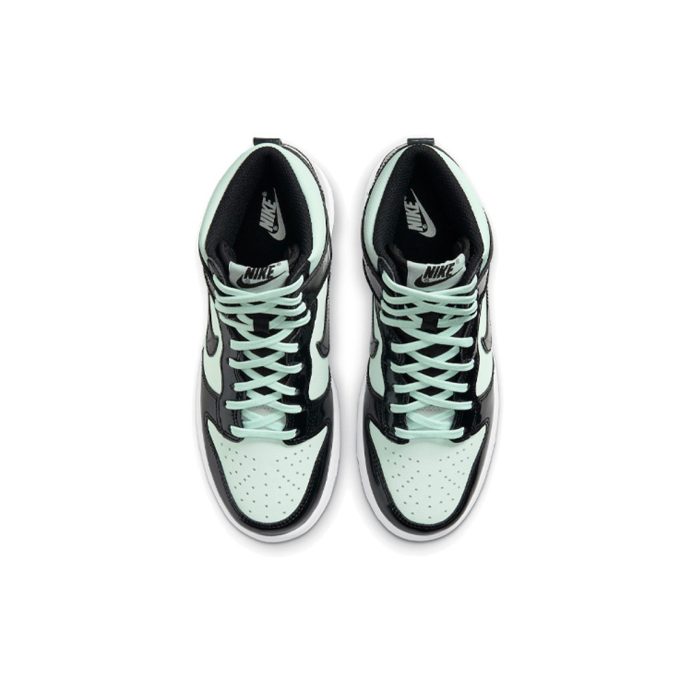 Nike Dunk barely green