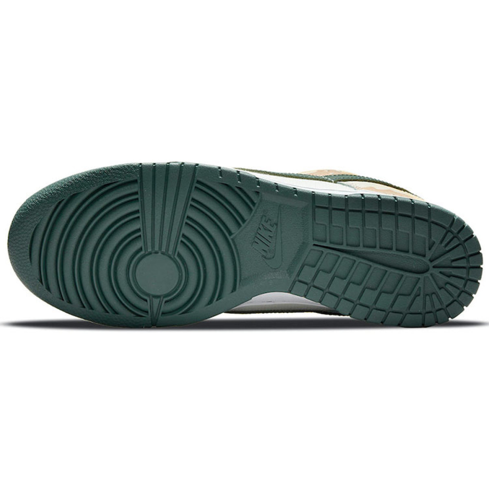 Nike Dunk SE "Sail Multi-Camo"