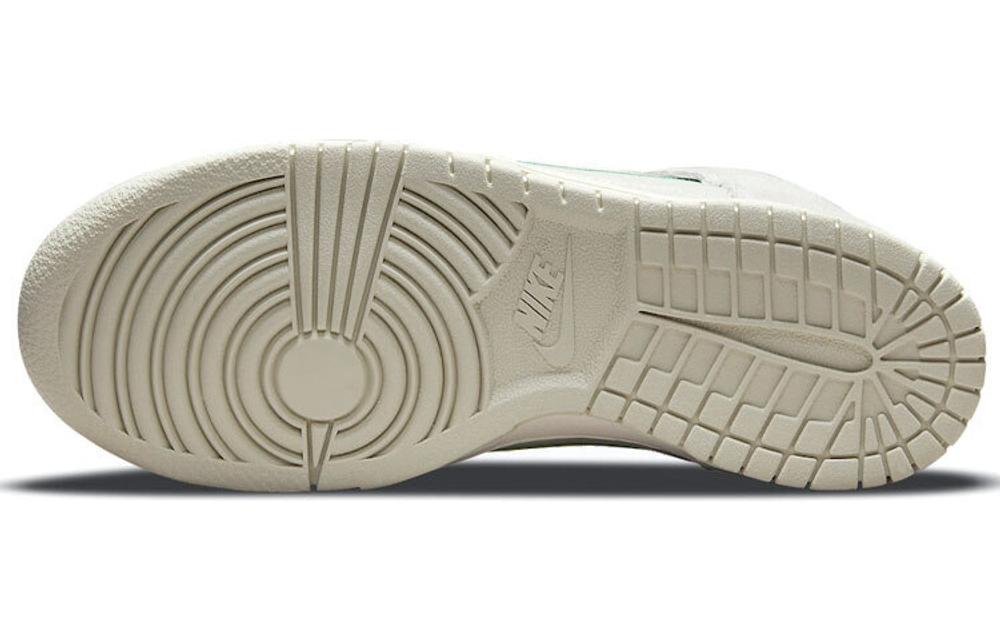 Nike Dunk SE "First Use"