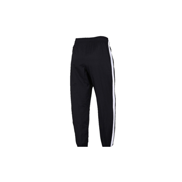 Nike Sportswear Swoosh