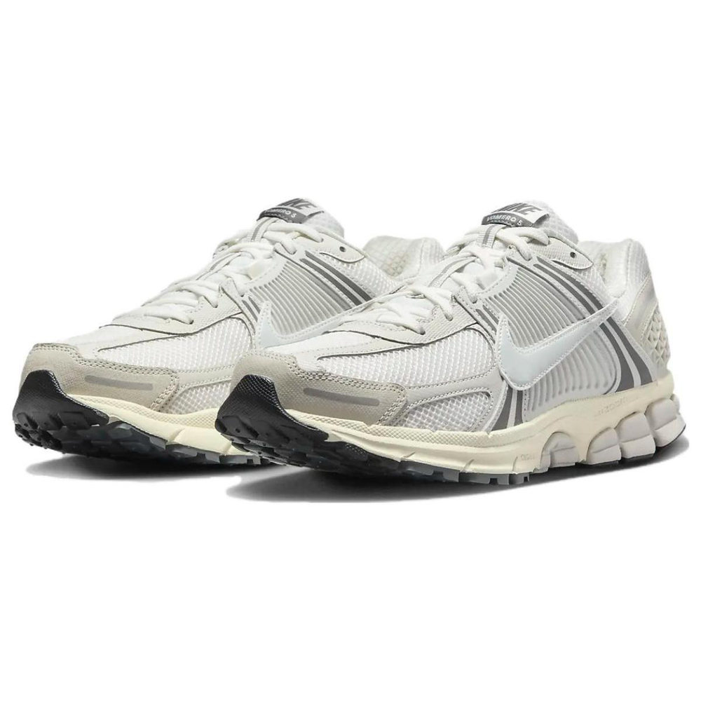 Nike Air Zoom Vomero 5