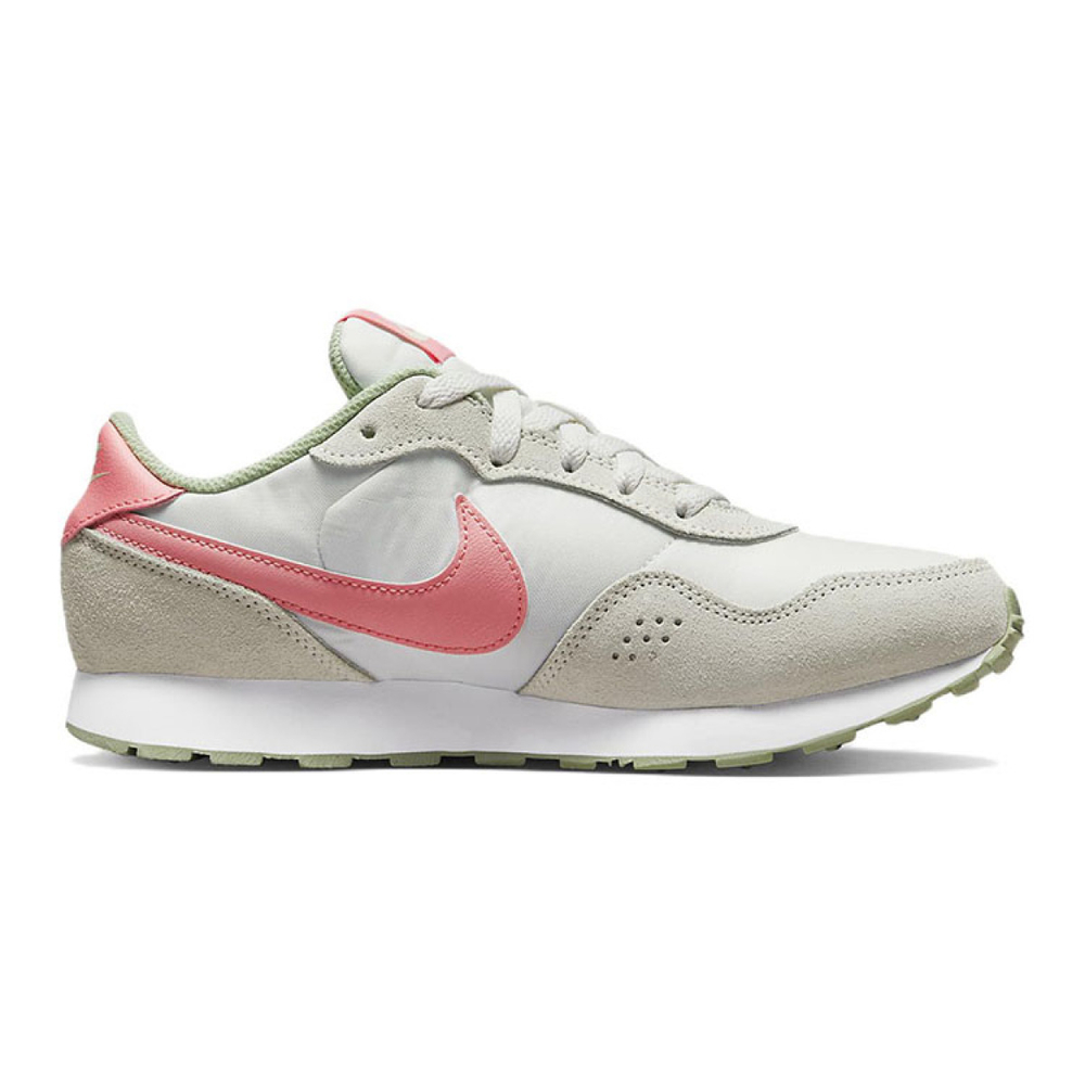 Nike MD Valiant