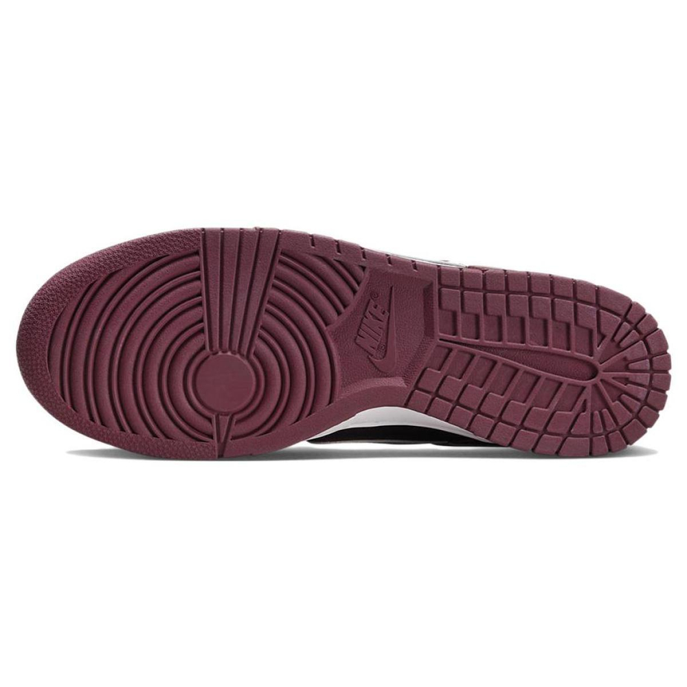 Nike Dunk "Dark Beetroot"