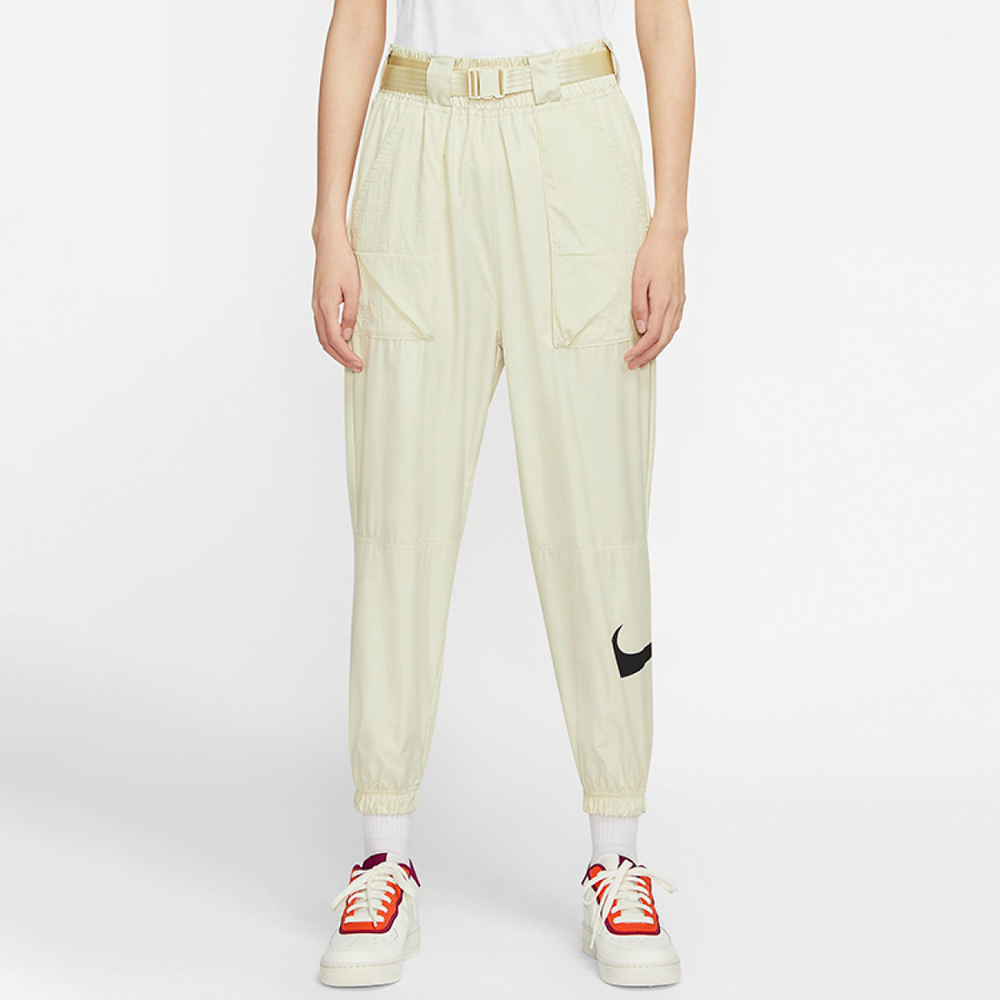 Nike Sportswear Swoosh