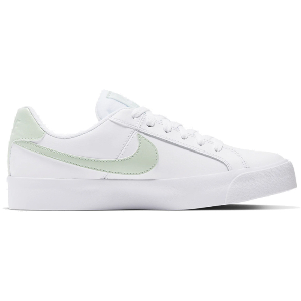 Nike Court Royale