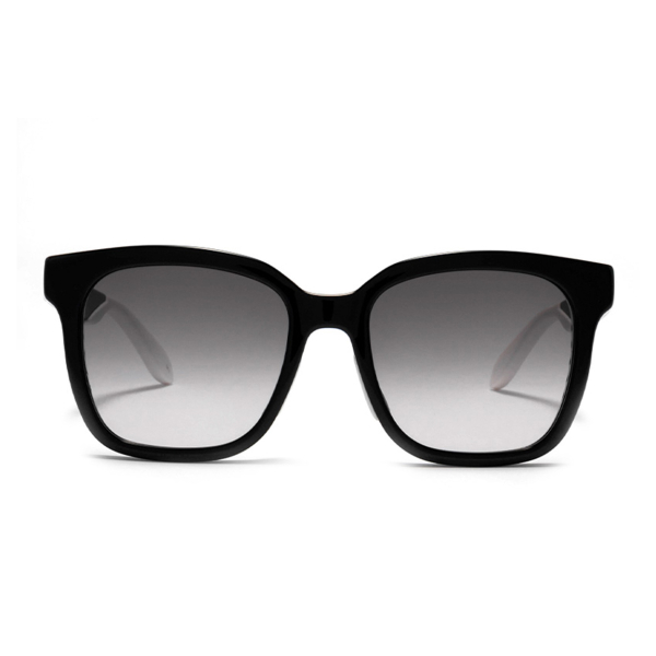 Alexander McQueen ·