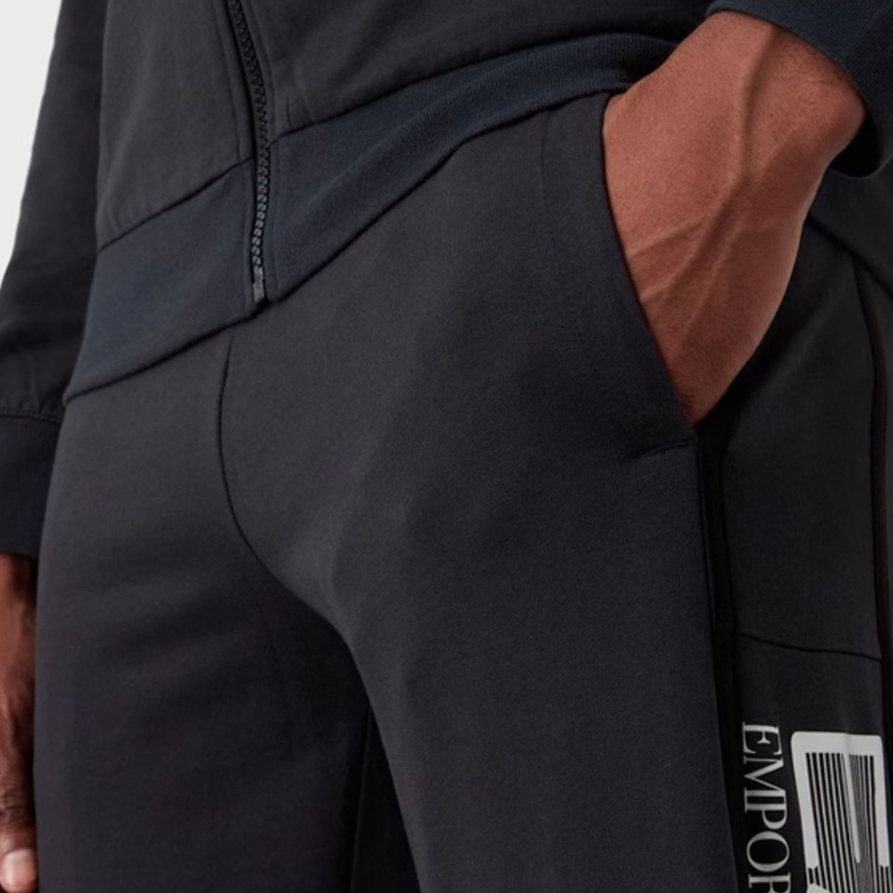 EMPORIO ARMANI EA7 FW22 Logo
