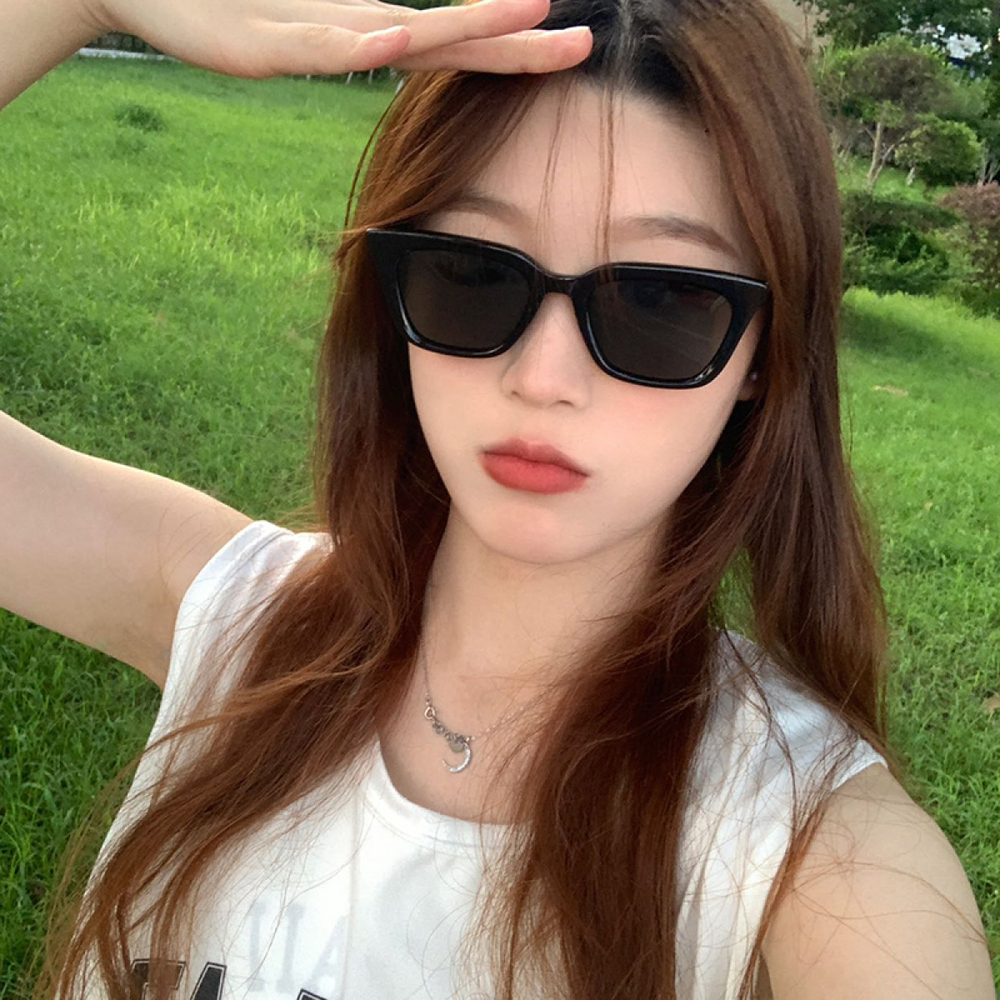 【 】 PULAIS ins
