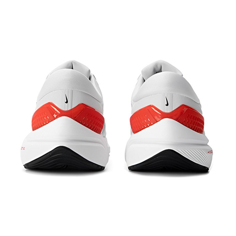 Nike Air Zoom Vomero 16