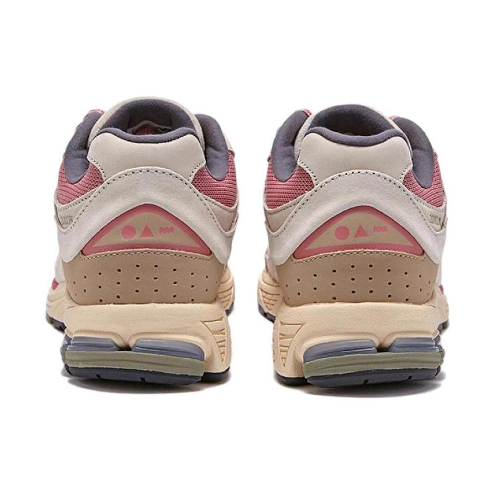New Balance NB 2002R