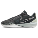 Nike Sabrina 1