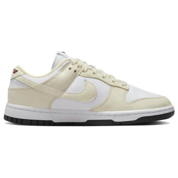 Nike Dunk "Coconut Milk"