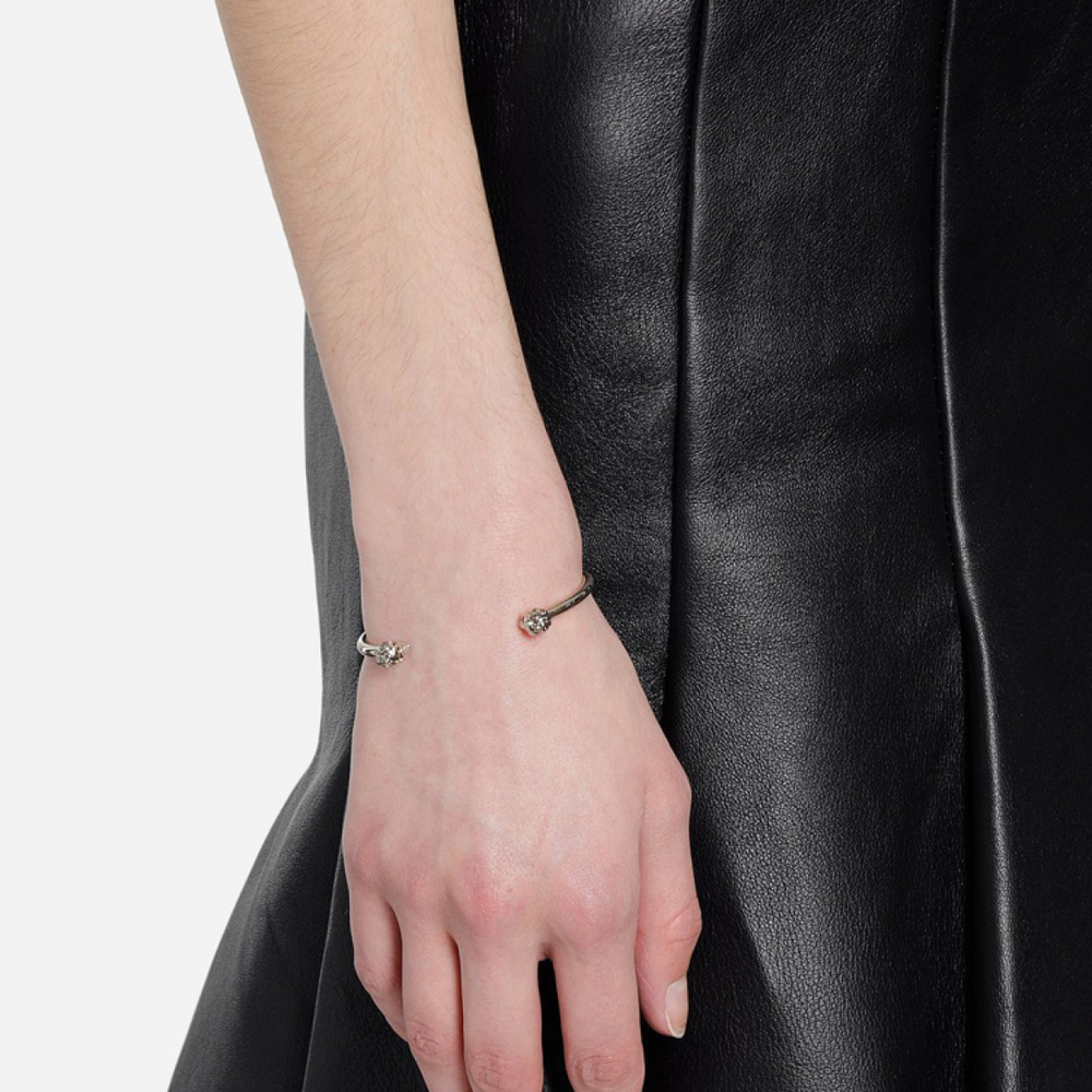 Alexander McQueen ·