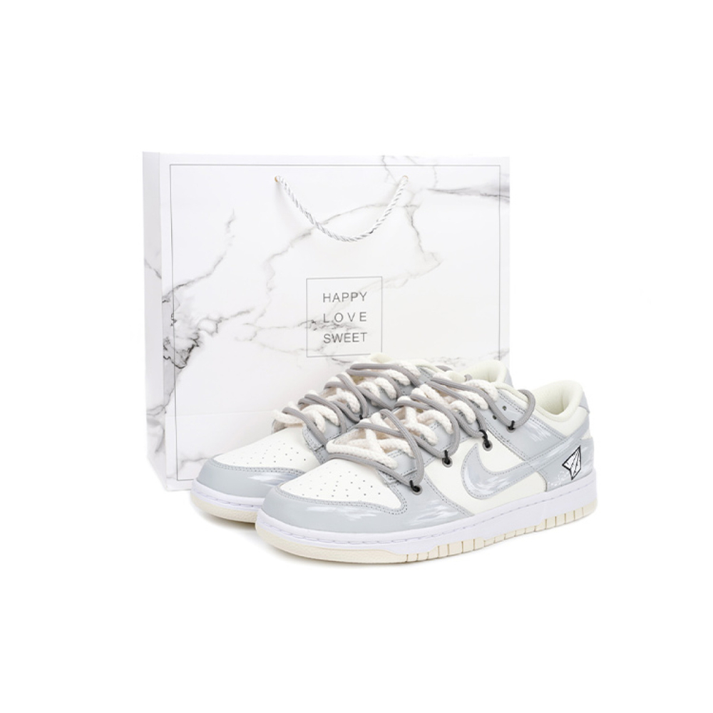 【 】 Nike Dunk retro "coconut milk" vibe