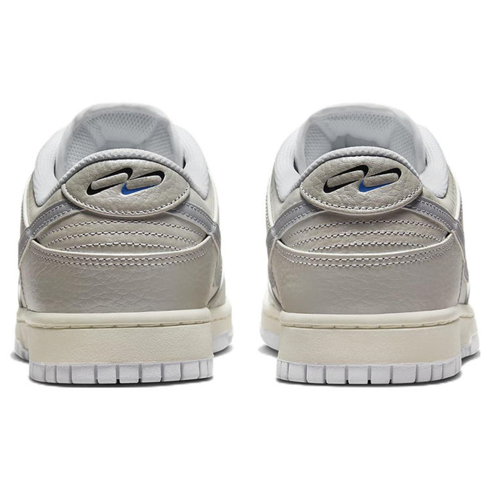Nike Dunk "Metallic Silver"