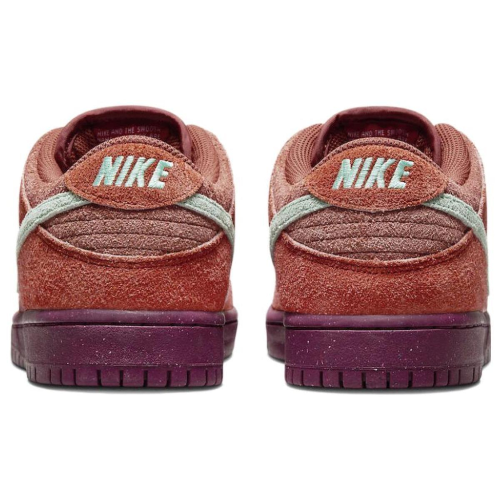 Nike Dunk SB "Mystic Red and Rosewood"