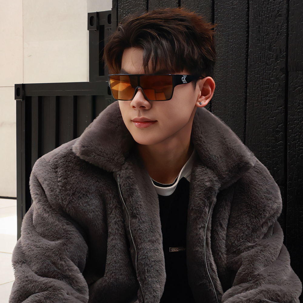 【 】 CALVIN KLEIN LOGO