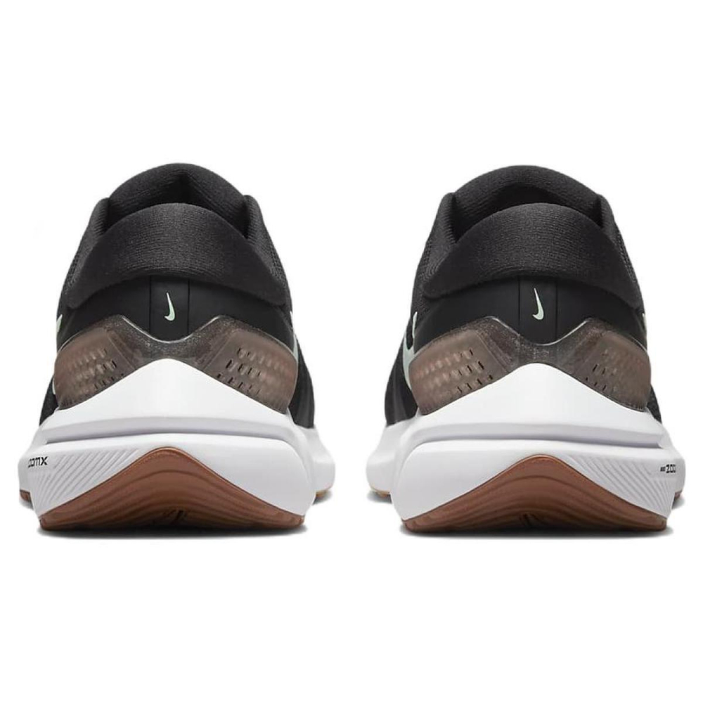 Nike Air Zoom Vomero 16