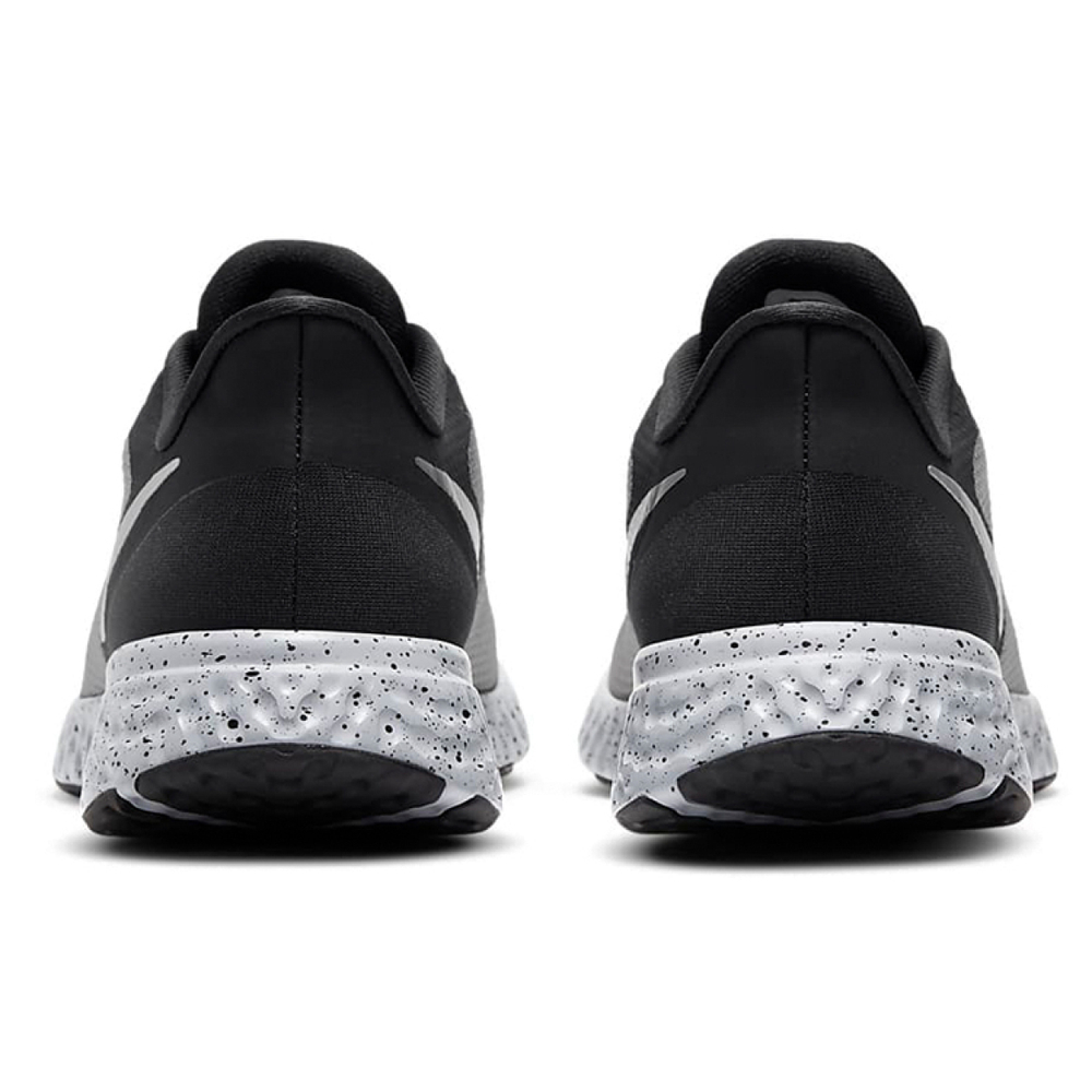Nike REVOLUTION 5 Premium