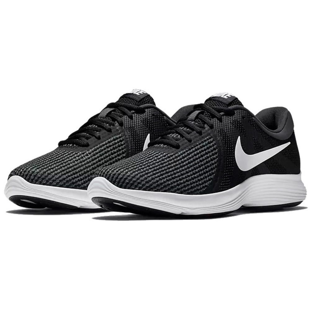 Nike REVOLUTION 4