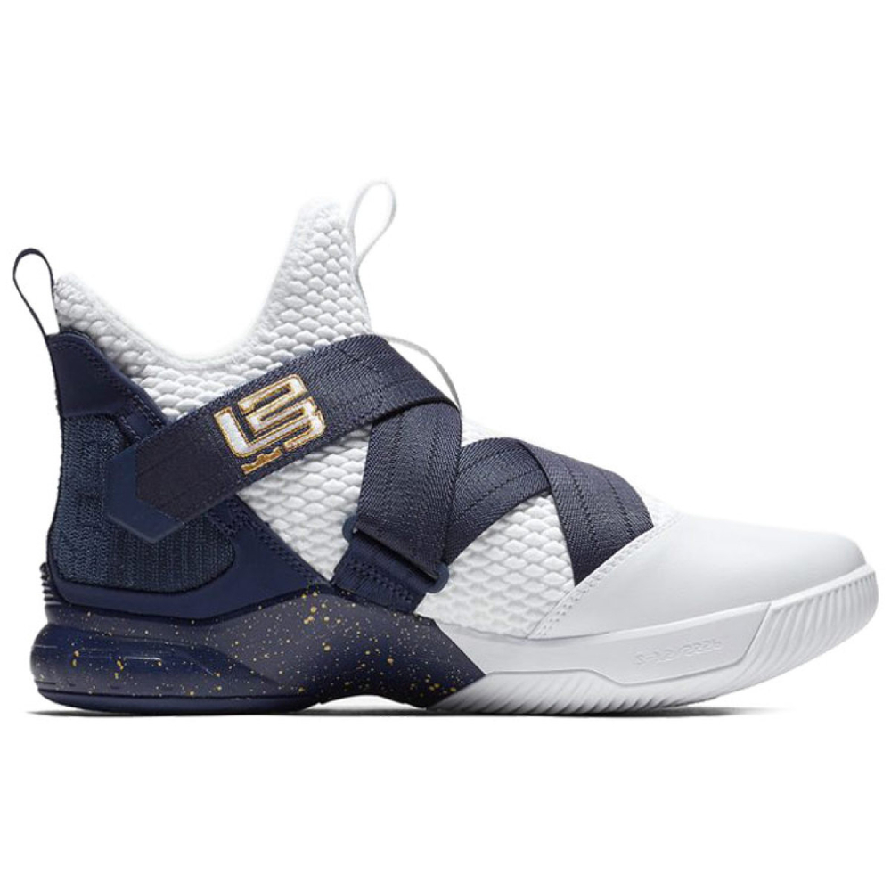 Nike zoom soldier 12 12