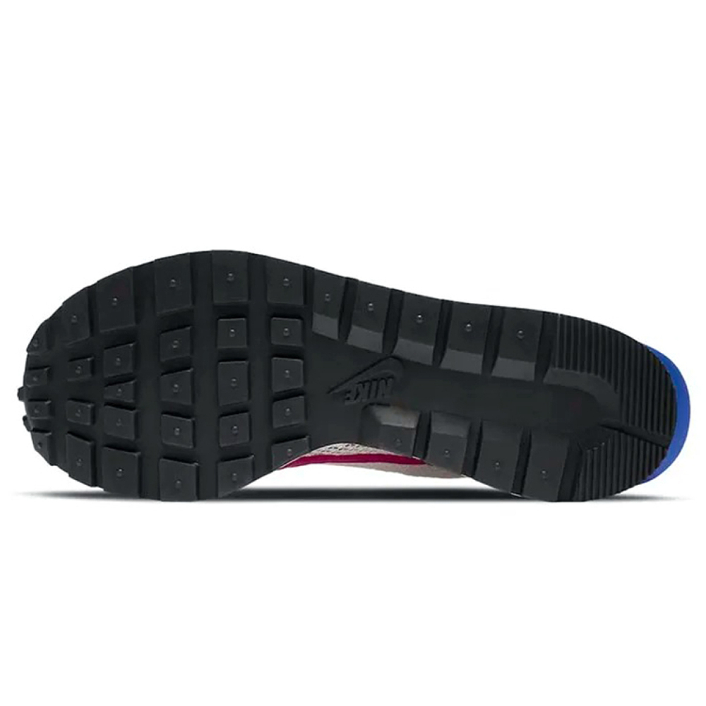 Sacai x Nike VaporWaffle royal fuchsia