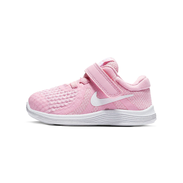Nike REVOLUTION 4