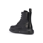 Alexander McQueen ·
