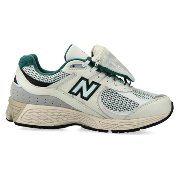 New Balance NB 2002R
