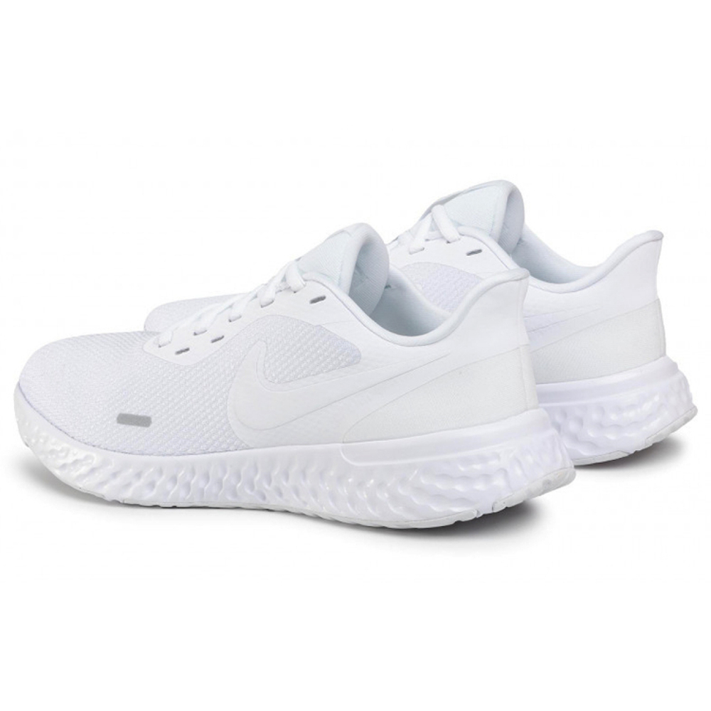 Nike REVOLUTION 5