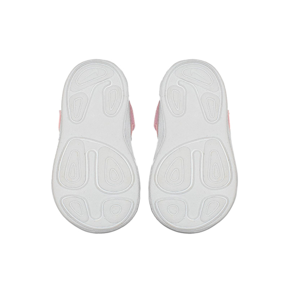 Nike REVOLUTION 4
