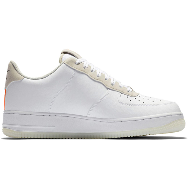 Nike Air Force 1 07 LV8