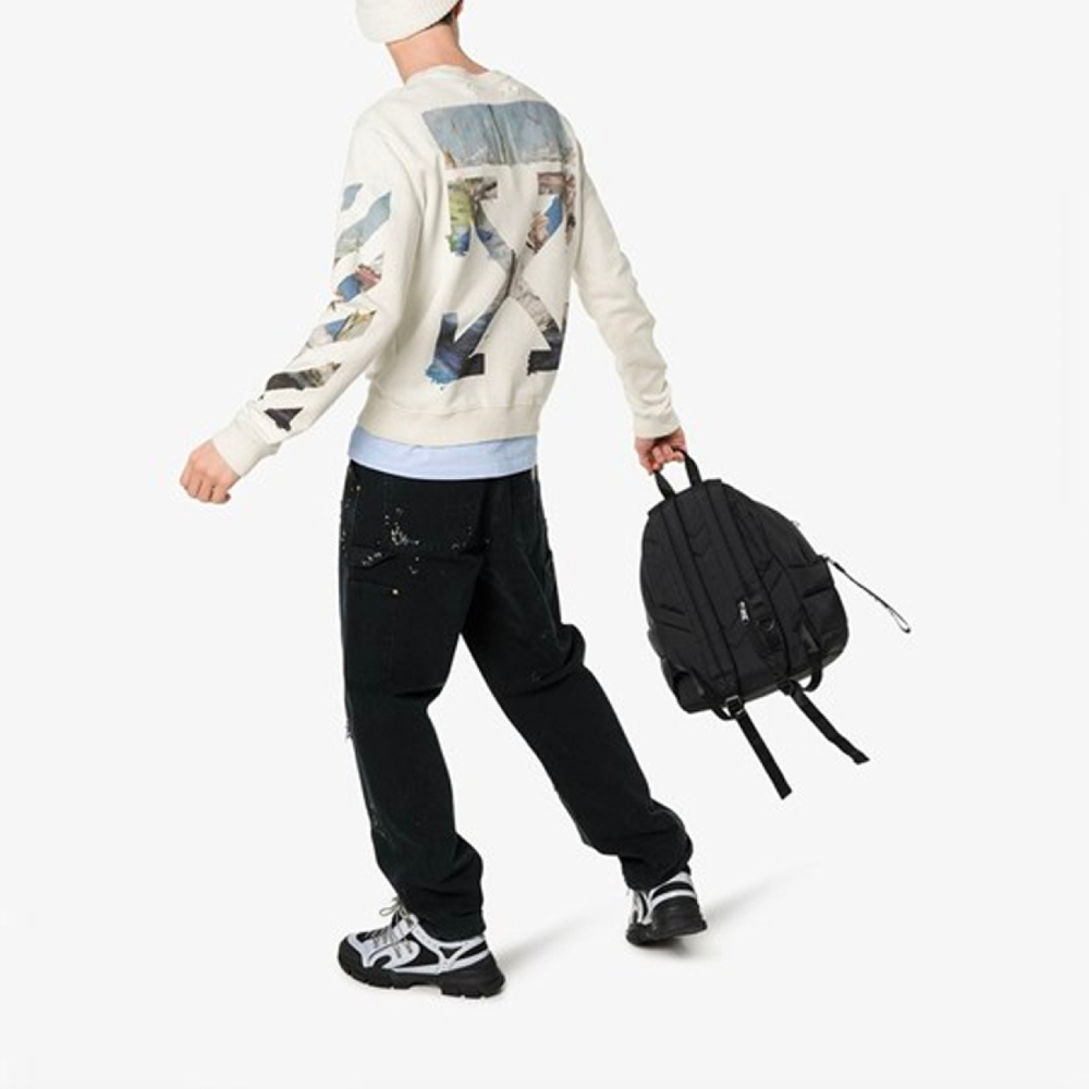 OFF-WHITE