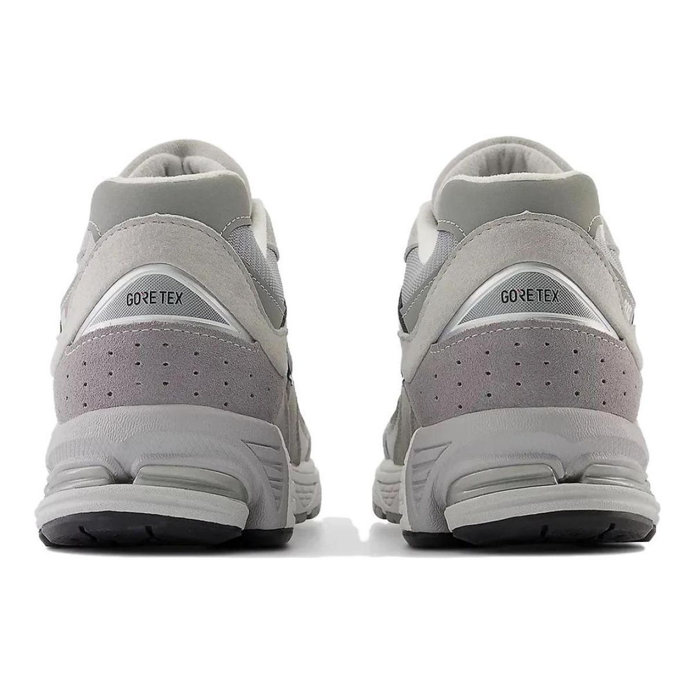New Balance NB 2002R