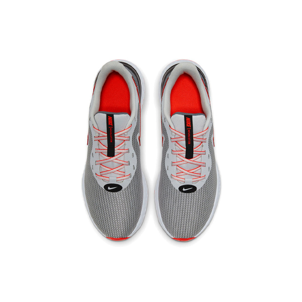Nike REVOLUTION 5