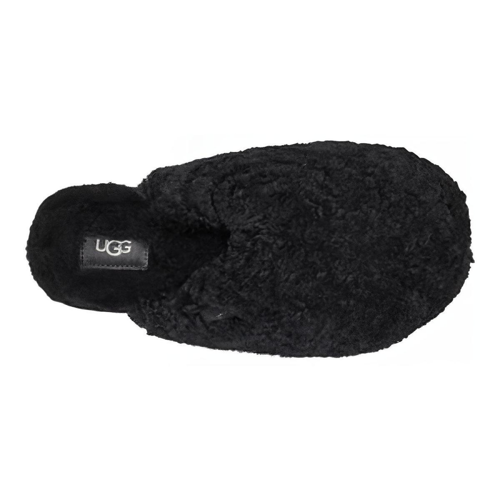 UGG /
