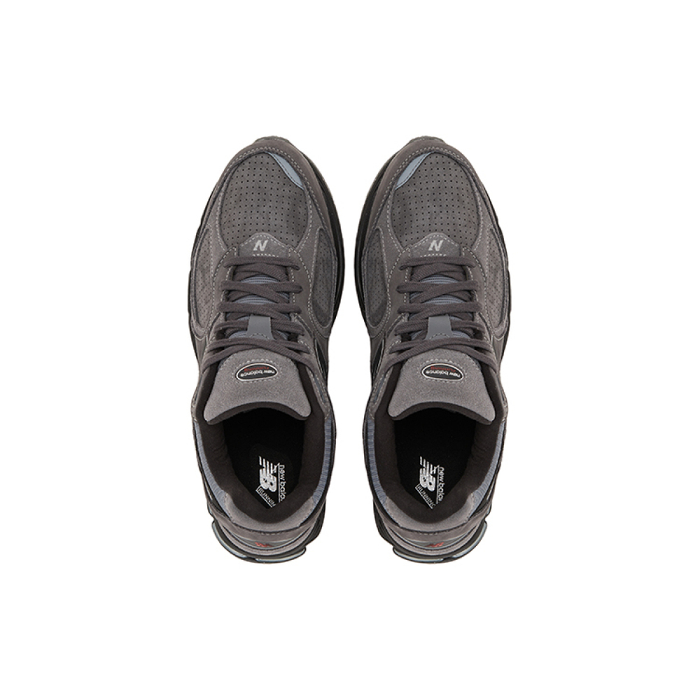 New Balance NB 2002R