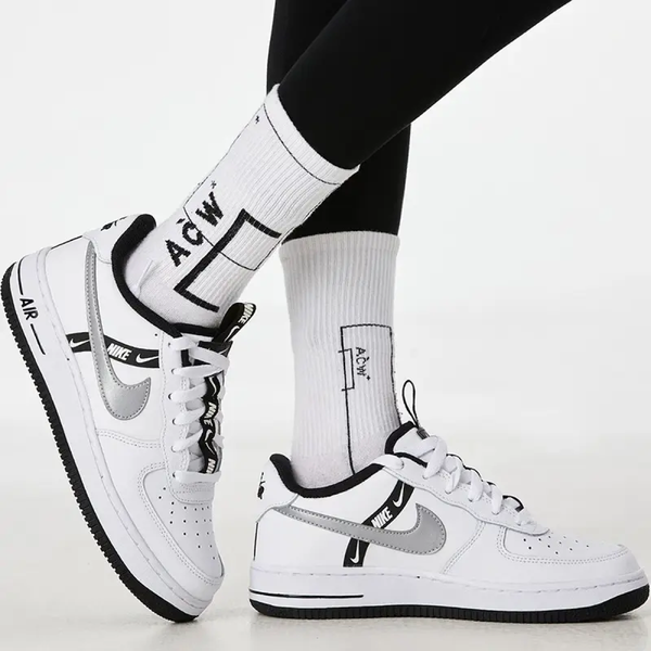 Nike Air Force 1 LV8