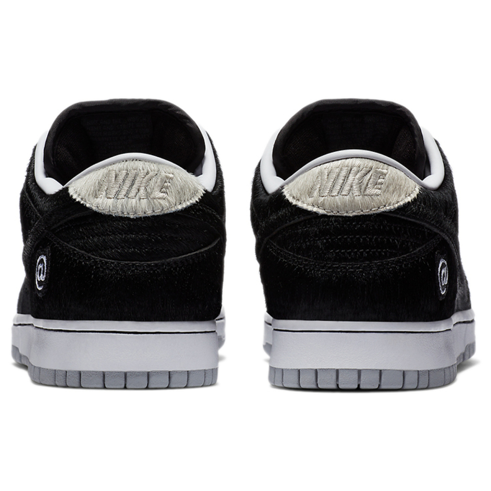 Medicom Toy x Nike Dunk SB og qs“be@rbrick”