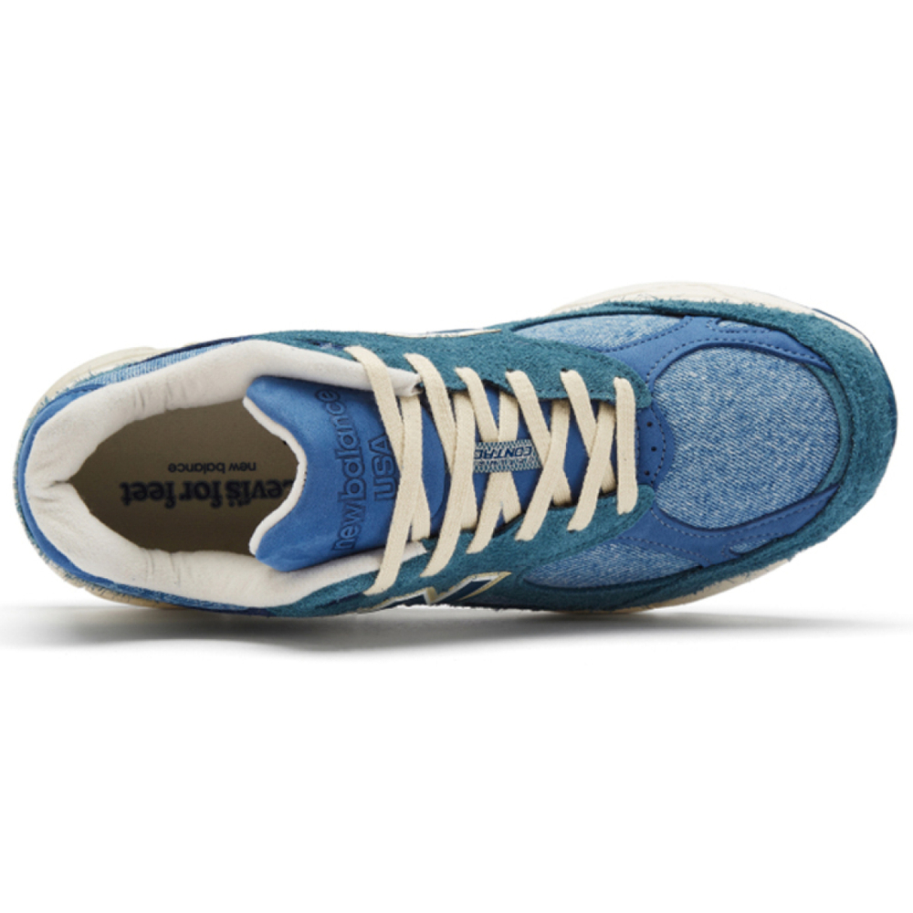 Levi’s x New Balance NB 990 V3