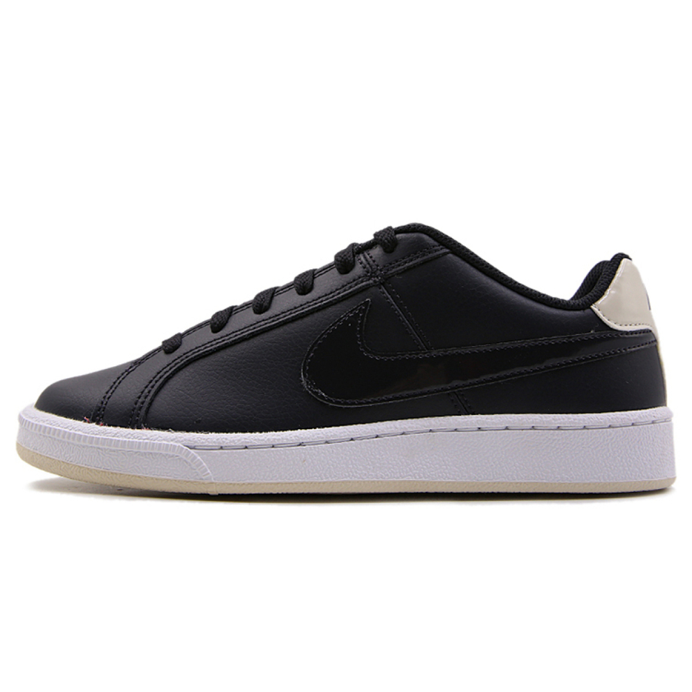 Nike Court Royale