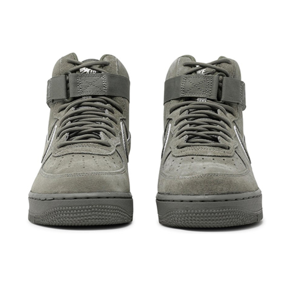 Nike Air Force 1 Suede 07 LV8