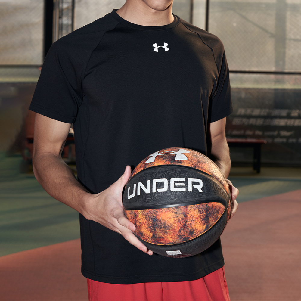 Under Armour Logo T