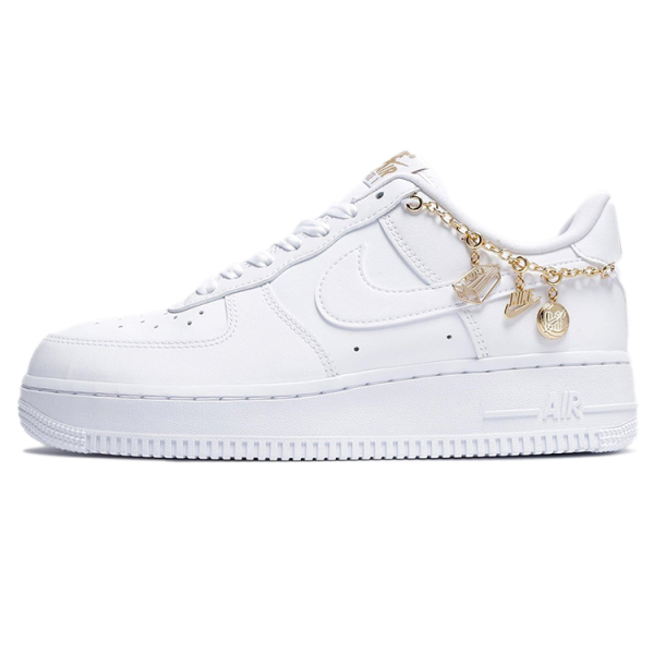 Nike Air Force 1 lx "lucky charms"