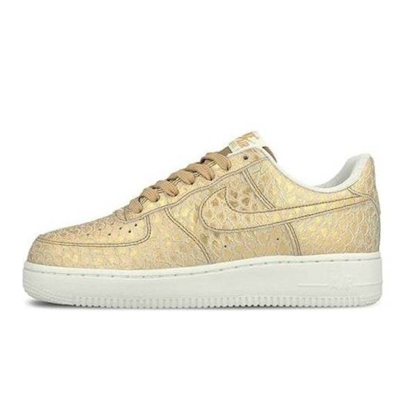 Nike Air Force 1 LV8