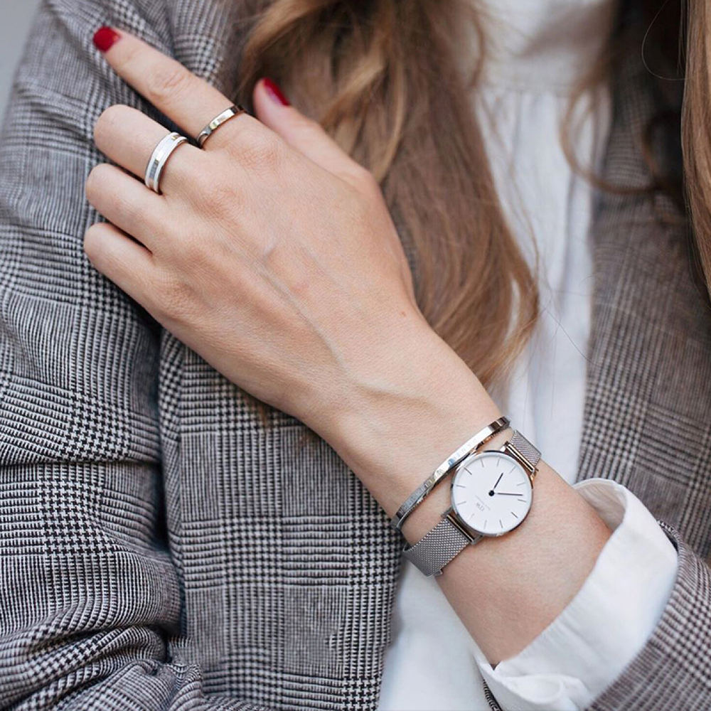 Daniel Wellington DW Logo