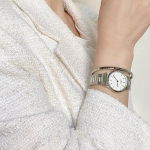 Daniel Wellington DW Logo