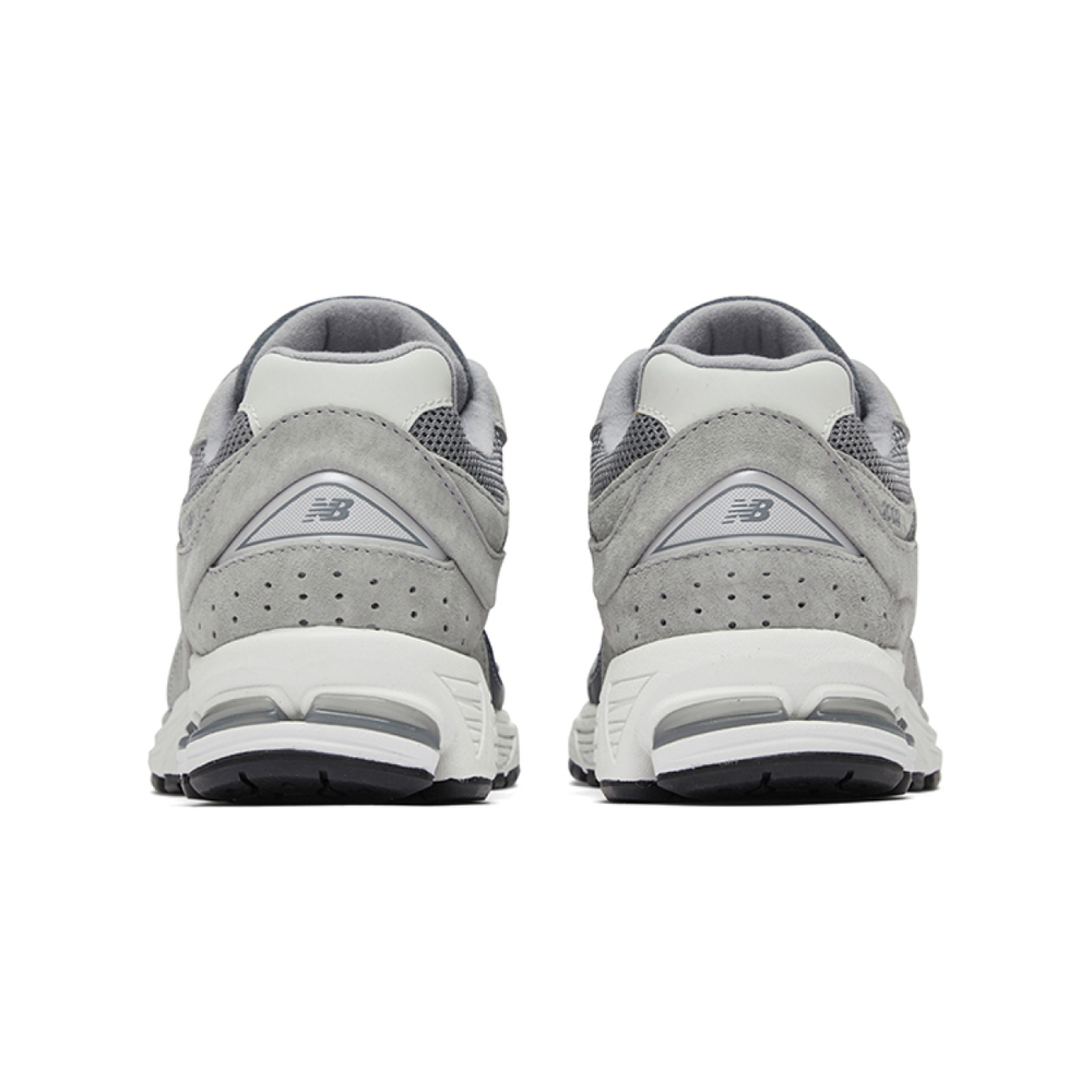 New Balance NB 2002R